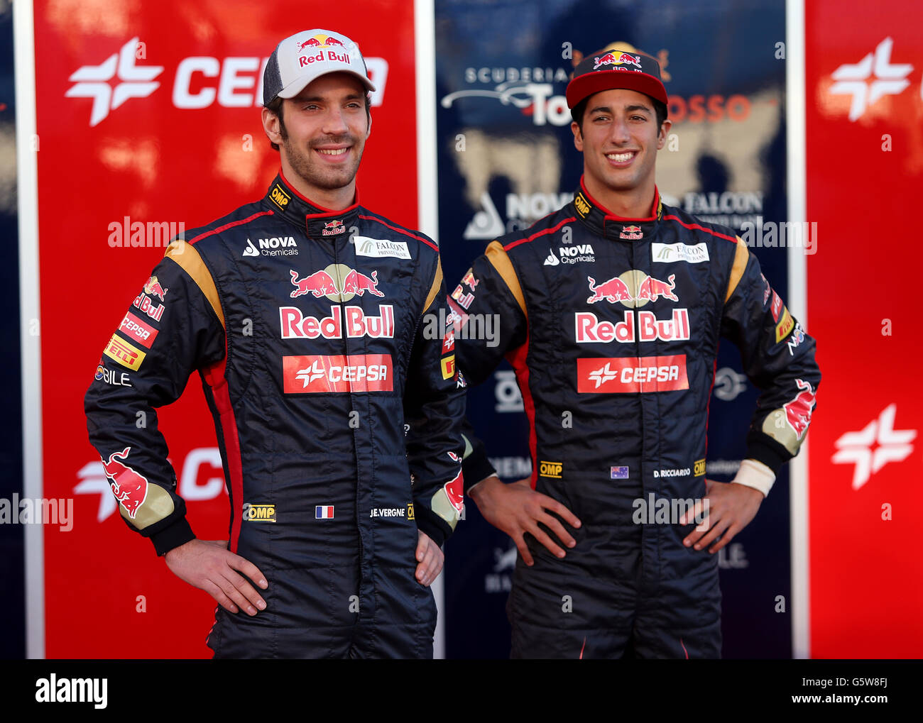 Formula uno - Toro Rosso F1 STR8 lancio - circuito de Jerez. Daniel Ricciardo (a destra) e Jean-Eric Vergne al circuito di Jerez, Jerez, Spagna. Foto Stock