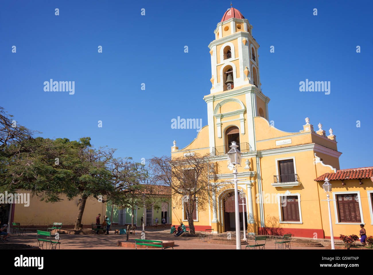 Piazza e Chiesa di San Francesco di Assini, Trinidad, Cuba Foto Stock