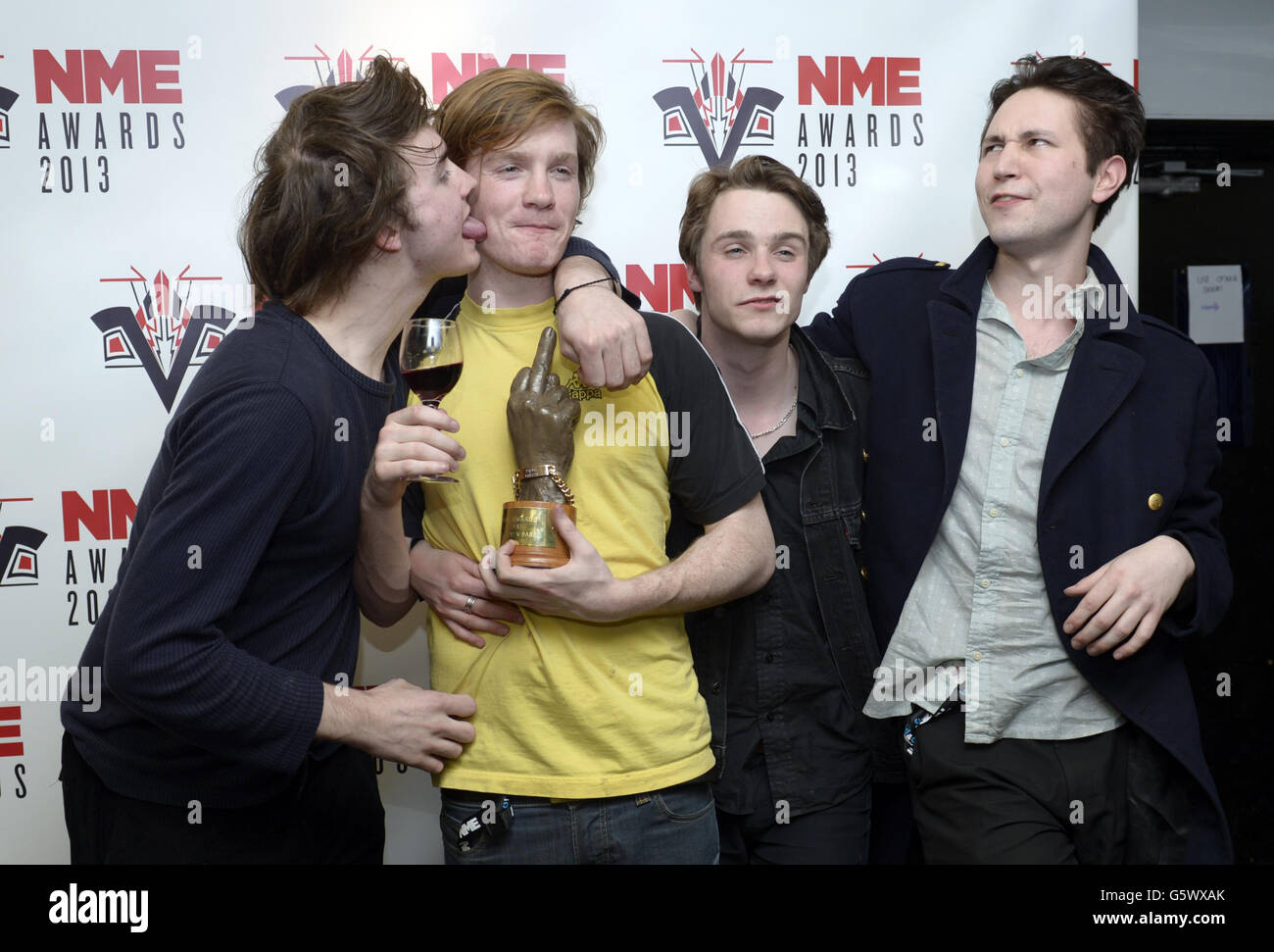Palma Violets con il premio per la miglior New Band ai premi NME che si tengono al Troxy di Londra. Foto Stock