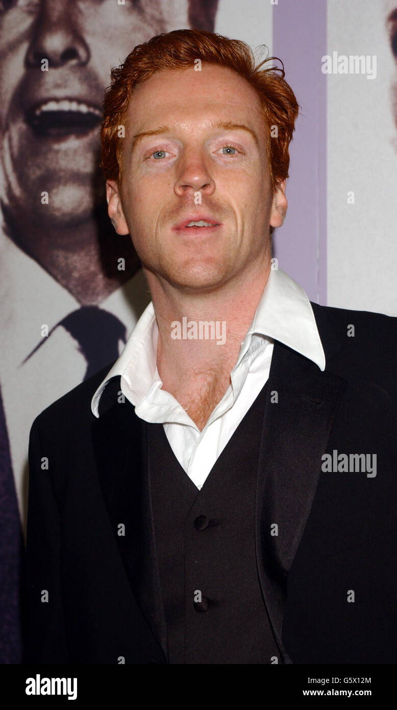 L'attore Damian Lewis arriva per una proiezione di gala di celebrità della "High Society" all'Odeon West End. Foto Stock