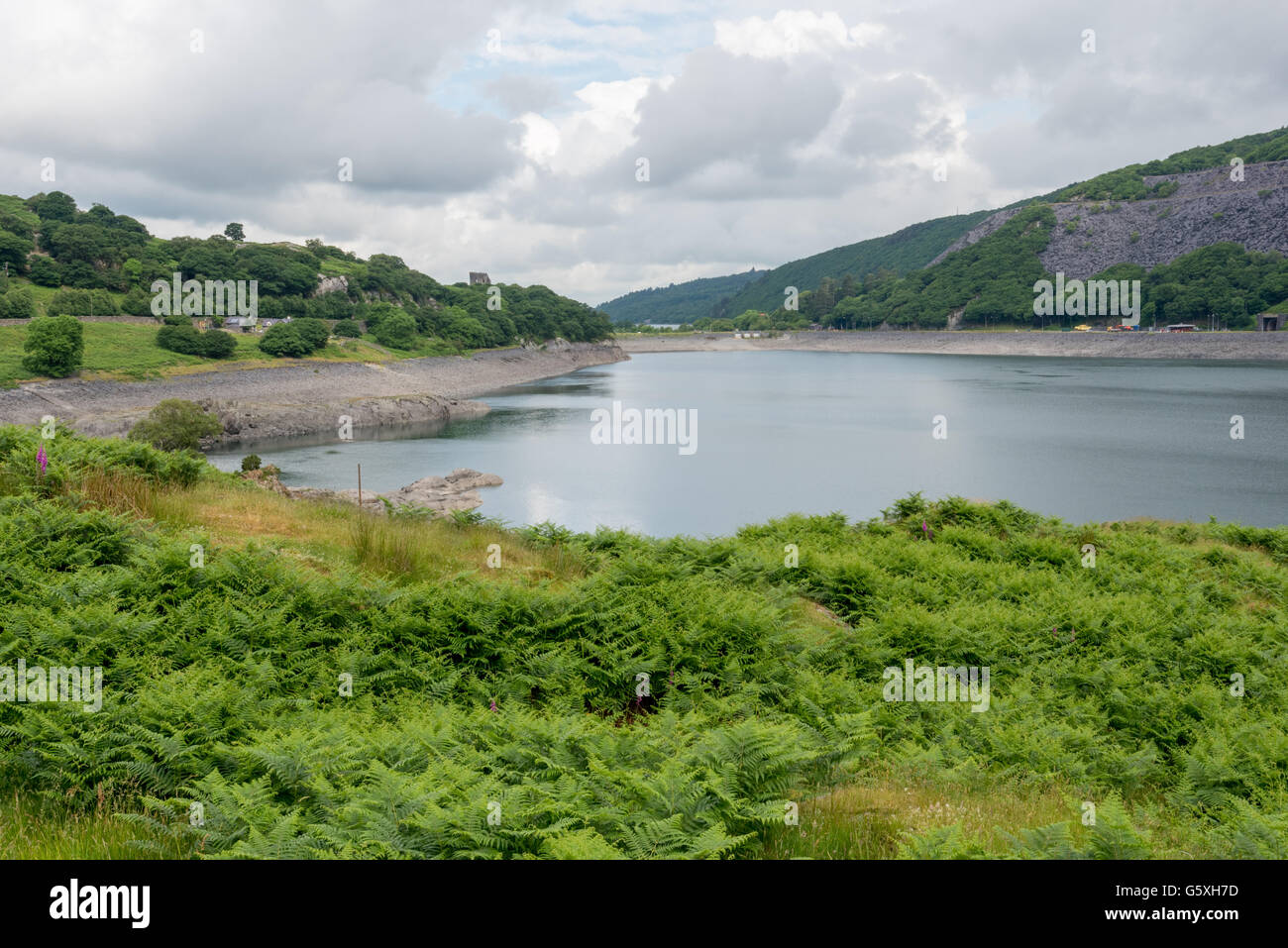 Il castello di Dolbadarn sopra Llyn Peris Foto Stock