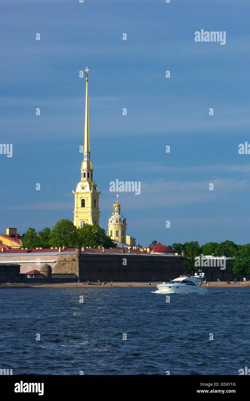 La fortezza di Pietro e Paolo e di san Pietro e di san Paolo, la cattedrale, San Pietroburgo, Russia Foto Stock