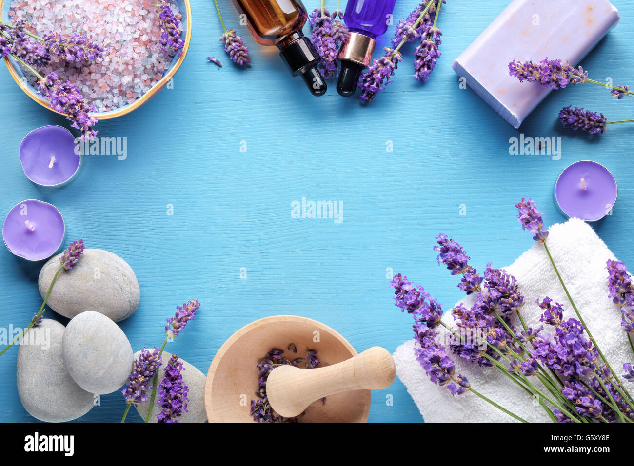 Olio essenziale,seasalt,candele,asciugamani e sapone artigianale Foto Stock