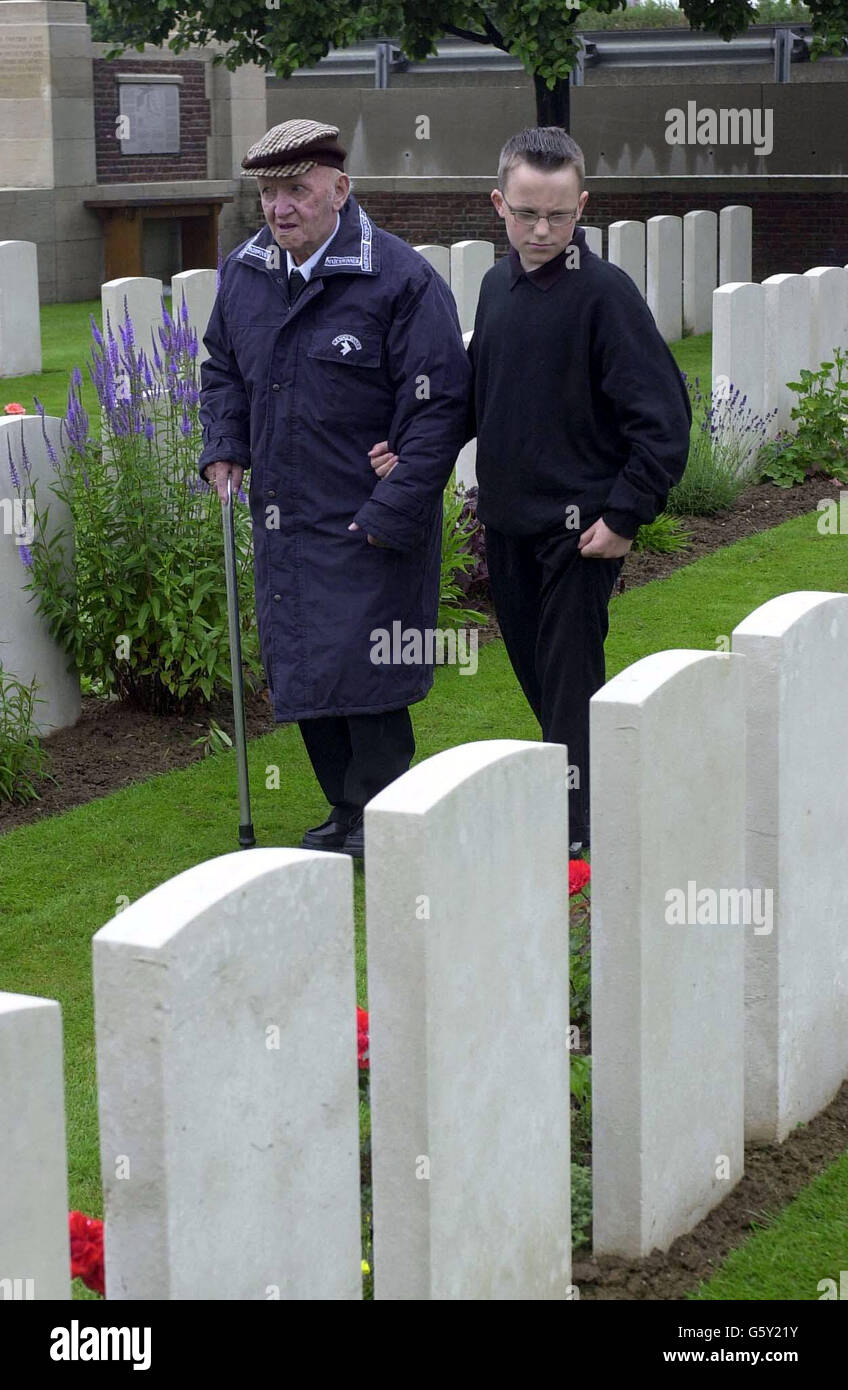 Re-Interment Private di McMillan Foto Stock