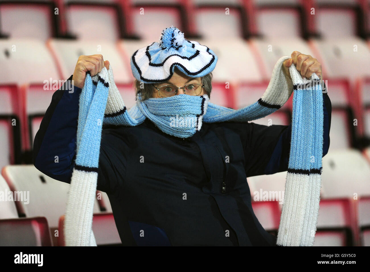 Calcio - Npower Football League One - AFC Bournemouth v Coventry City - Dean Court. Un fan di Coventry City negli stand di Dean Court Foto Stock