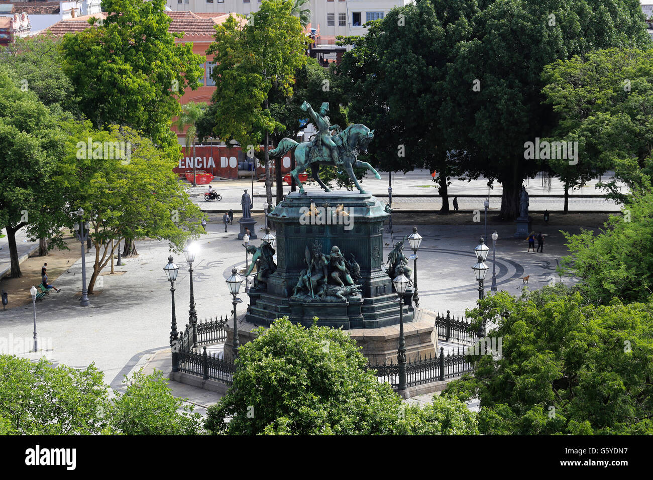 Tiradentes Square è un parco pubblico situato nel centro della città di Rio de Janeiro in Brasile. Foto Stock