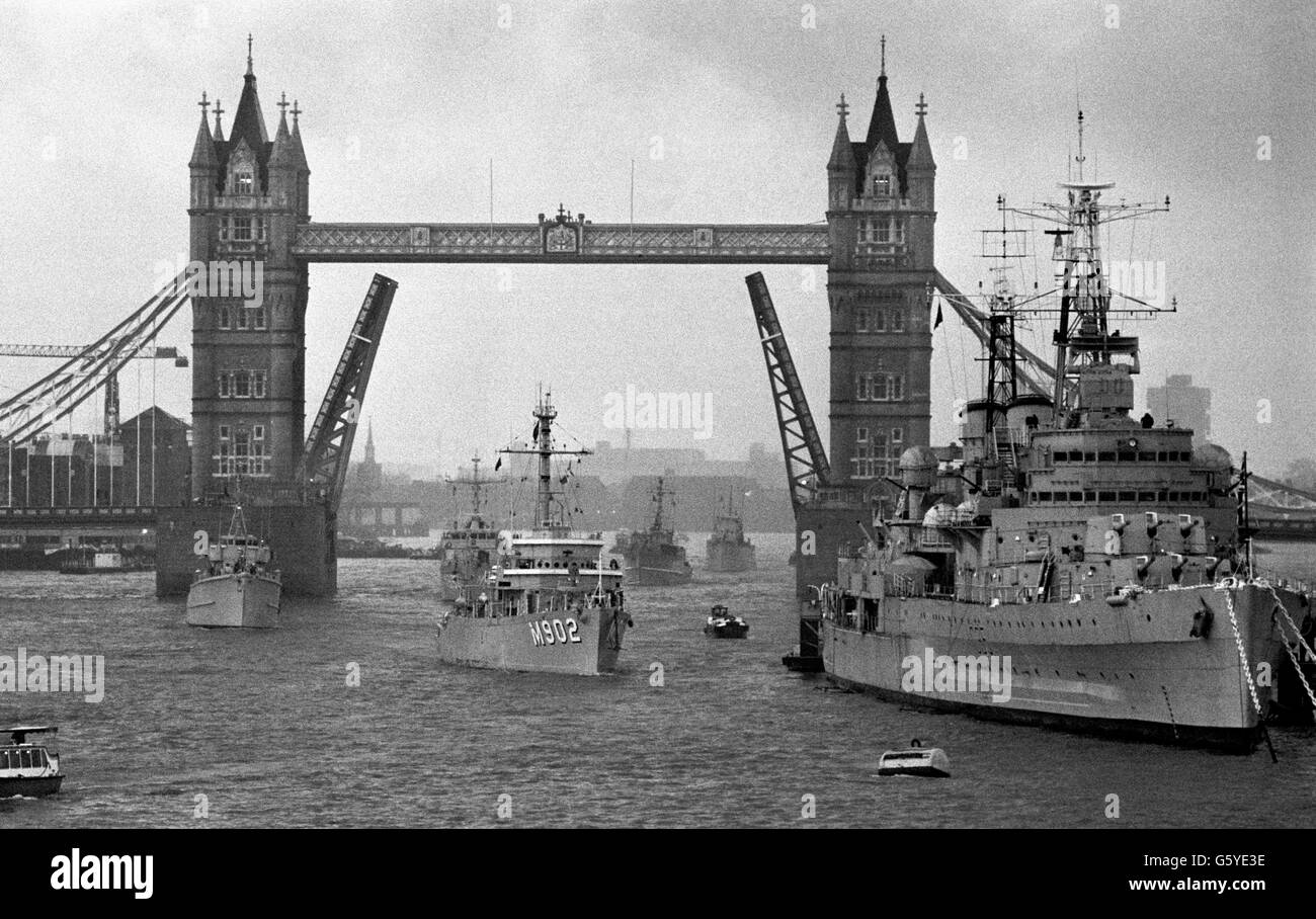 La NATO minehunters visitare londra Foto Stock