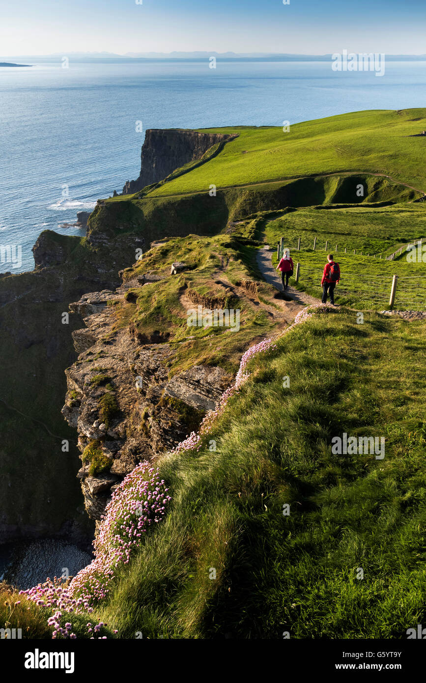 Scogliere di Moher Clare Irlanda Wild modo atlantico Foto Stock