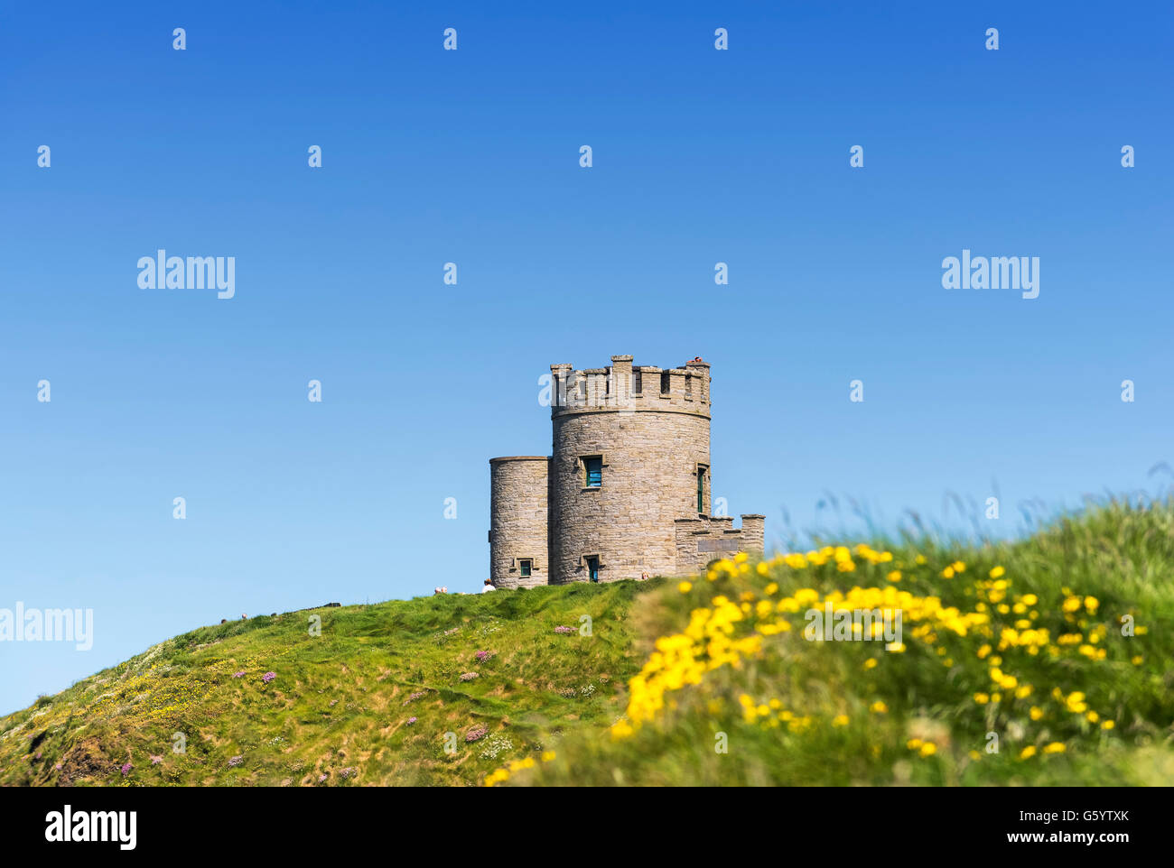 O'Briens Tower Scogliere di Moher Clare Irlanda Wild modo atlantico Foto Stock