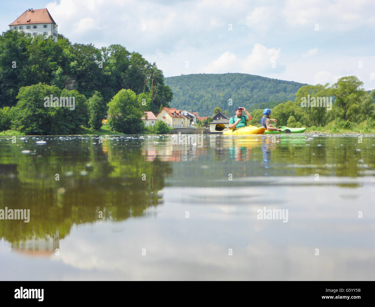 Fiume Regen, Stefling Castello, rematori, Nittenau, in Germania, in Baviera, Baviera, Oberpfalz, Palatinato superiore Foto Stock