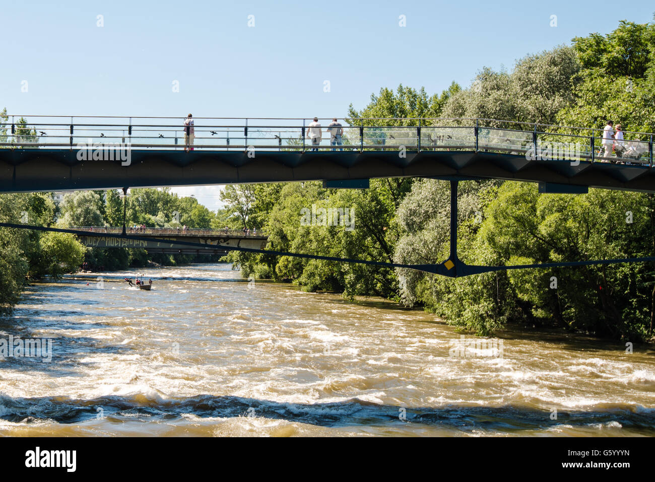 Graz, Austria - 18 Giugno 2016: esercizio dell'acqua servizi di salvataggio in Graz, Austria lungo la riva del fiume Mur - il fiume ho Foto Stock