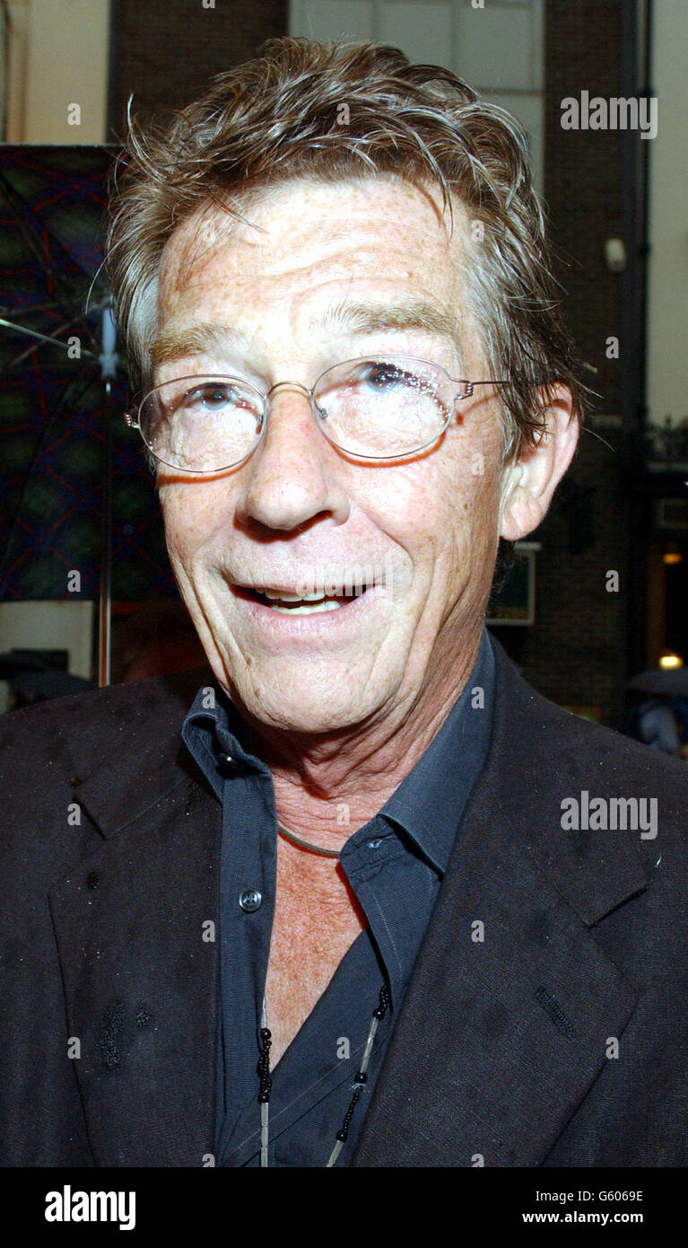 John Hurt - su un giorno medio premere la notte Foto Stock