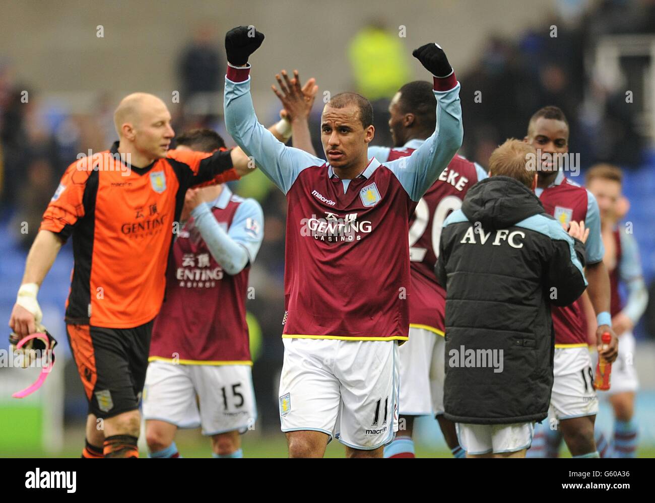 Gabriel Agbonlahor di Aston Villa celebra la vittoria dopo il fischio finale Foto Stock
