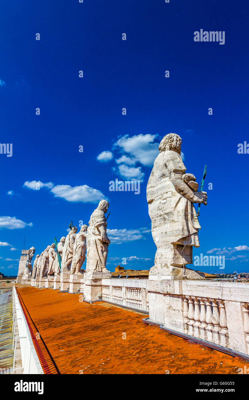 Elenco Statue Colonnato San Pietro Colonnato san pietro statue immagini e fotografie stock ad alta