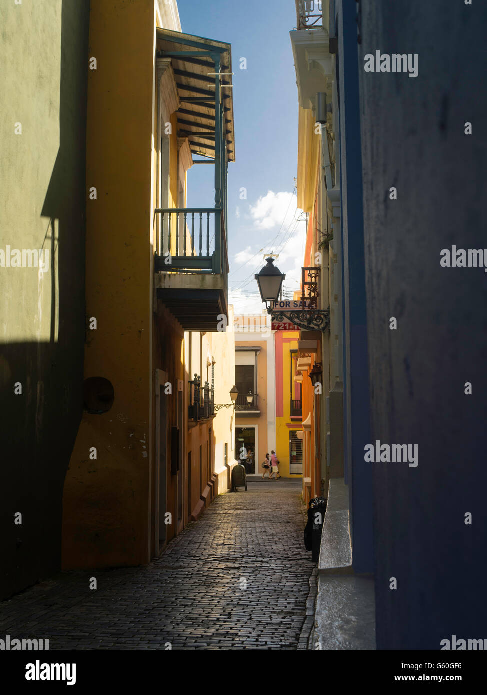 Strada stretta, San Juan Vecchia/Viejo San Juan Foto Stock