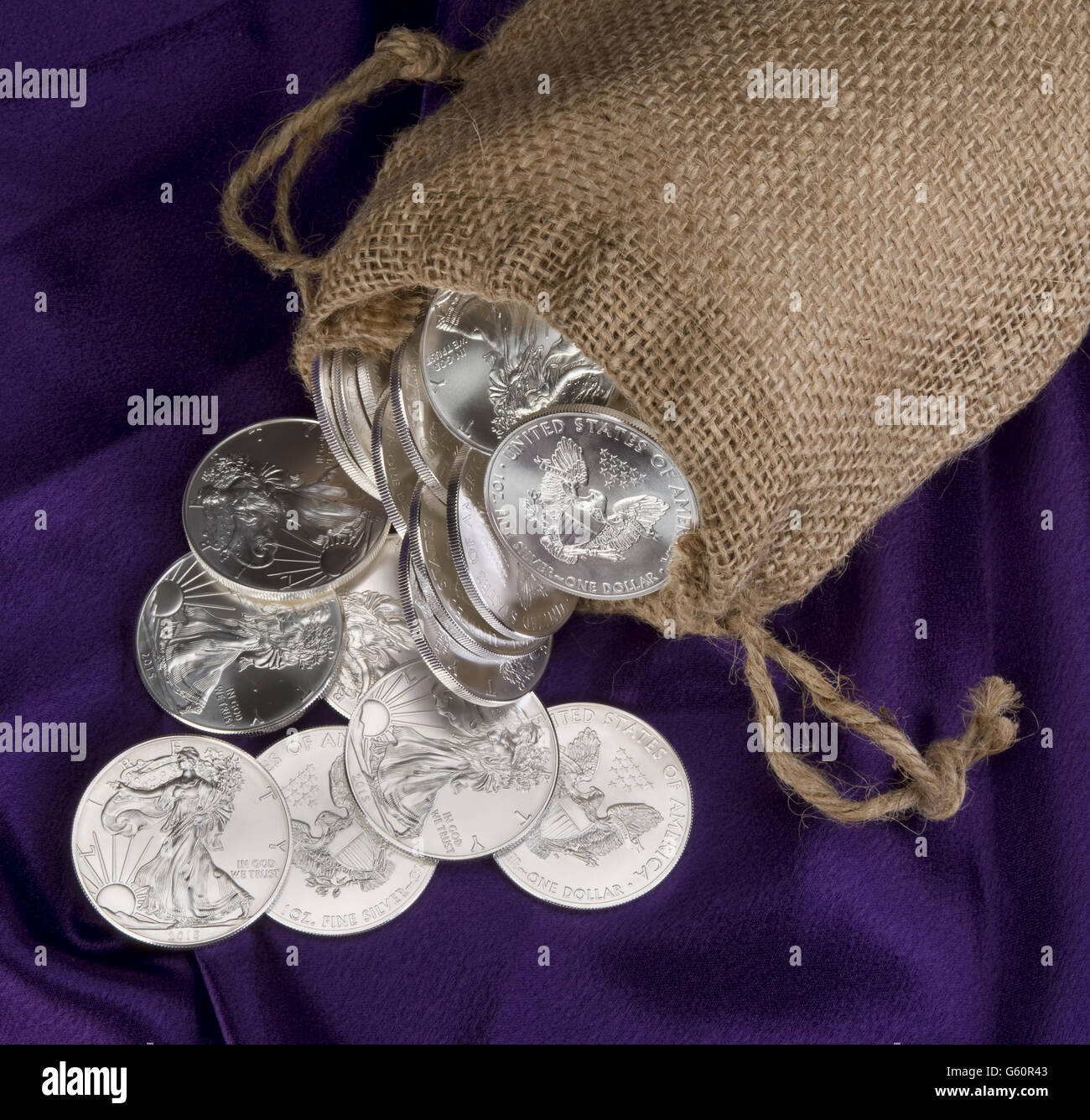 Sacco di tela di argento eagle dollari. Foto Stock