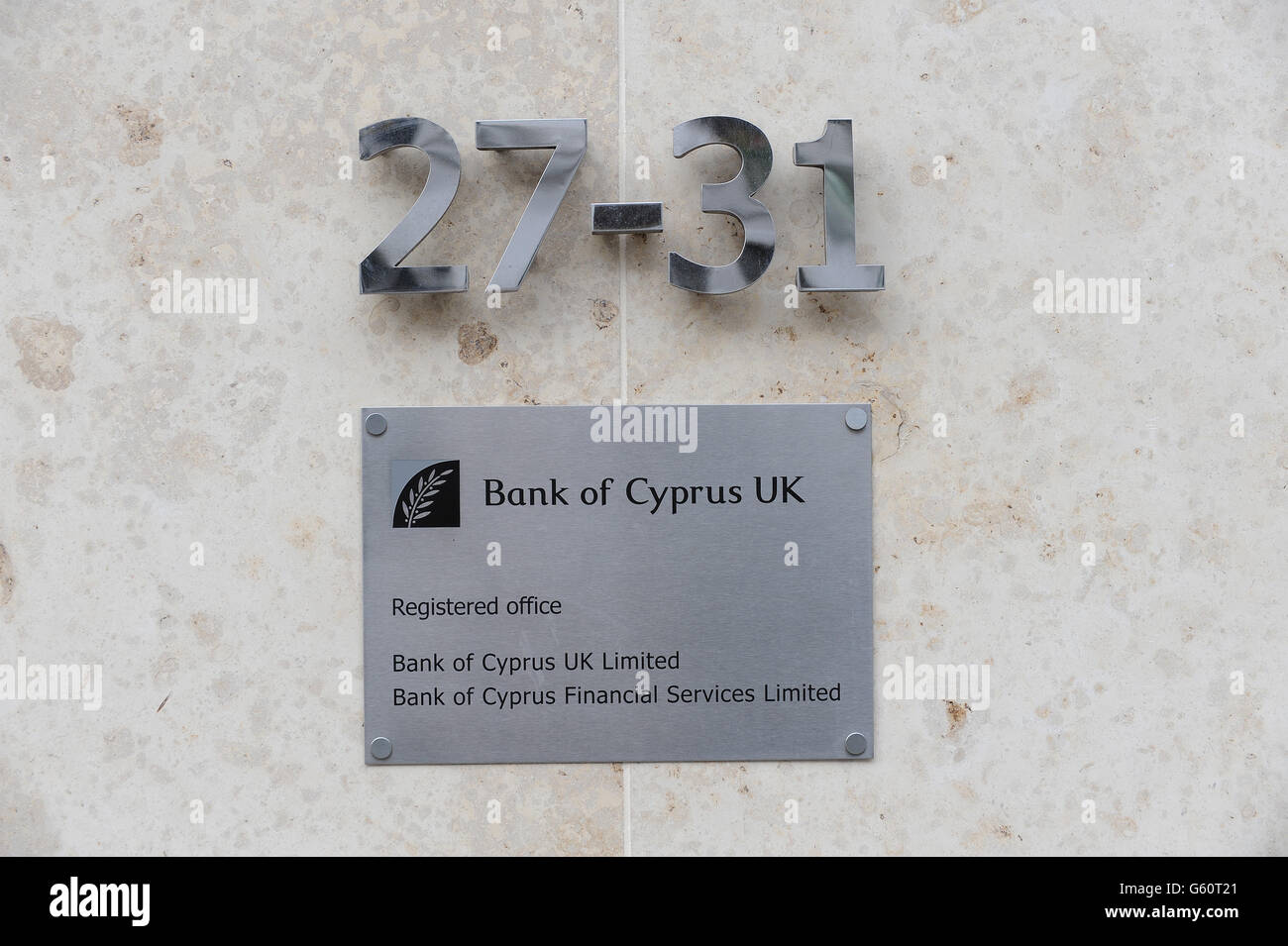 Una visione della Bank of Cyprus UK a Charlotte Street, nel centro di Londra, dal momento che i mercati azionari sono scesi drasticamente oggi per timore che un prelievo senza precedenti sui depositi bancari a Cipro possa far ricadere l’Europa nella crisi. PREMERE ASSOCIAZIONE foto. Data immagine: Lunedì 18 marzo 2013. Vedi PA storia ECONOMIA Cipro. Il credito fotografico dovrebbe essere: Nick Ansell/PA Wire Foto Stock