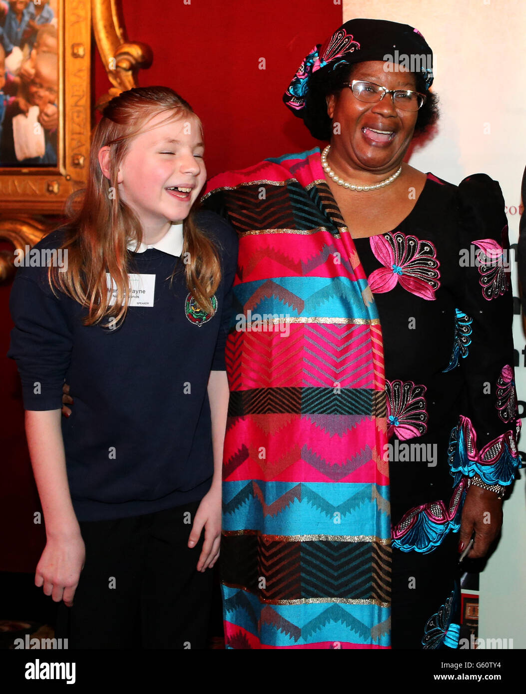 S prima capo di Stato femminile, con Martha Payne, blogger studentessa e raccolta fondi, mentre hanno partecipato ad un evento a Edimburgo organizzato dalla Scotland Malawi Partnership. Foto Stock