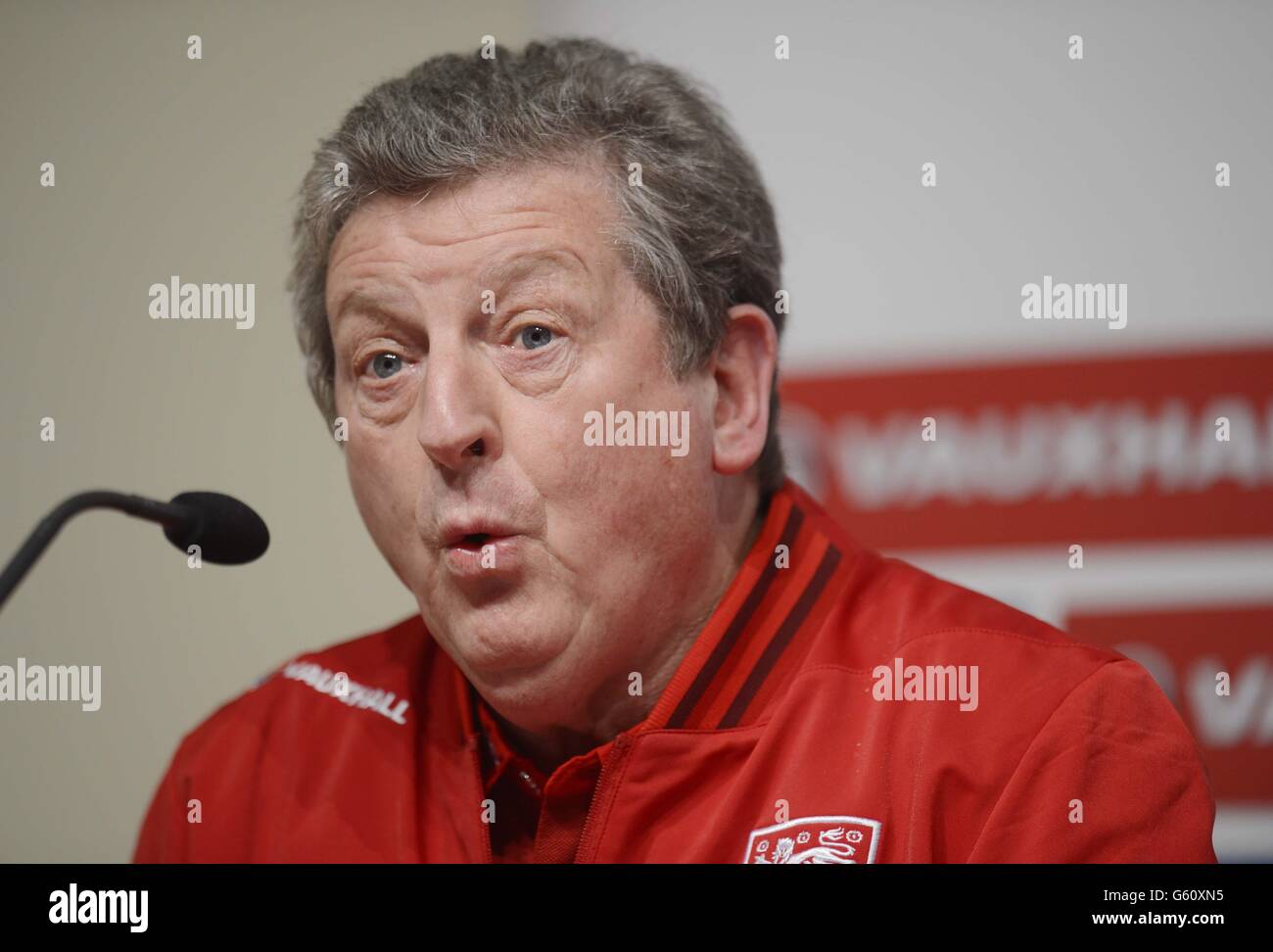 Il direttore dell'Inghilterra Roy Hodgson durante la conferenza stampa al Best Western Palace Hotel di Serravalle, San Marino. Foto Stock