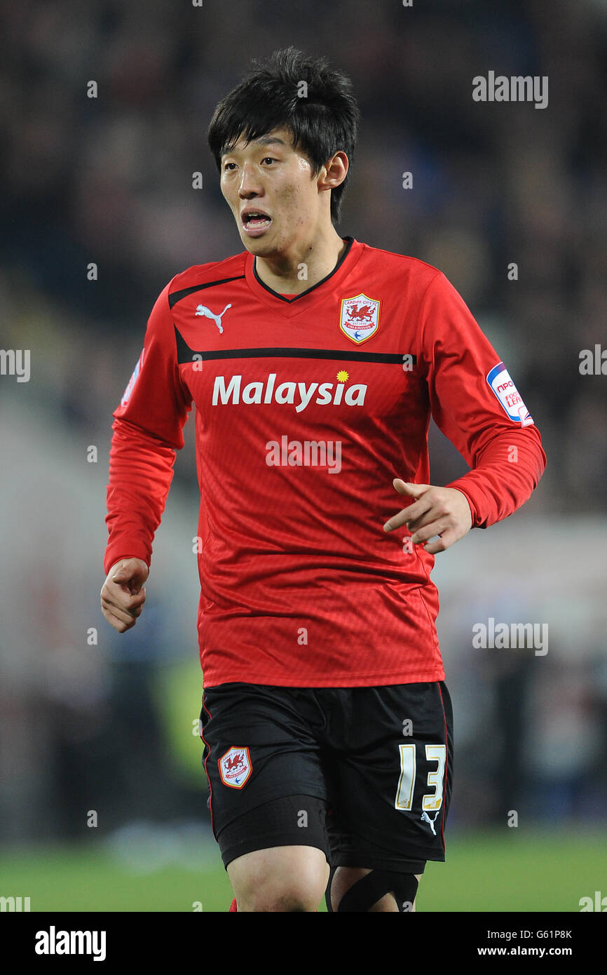 Calcio - campionato della Lega di calcio npower - Cardiff City v Barnsley - Cardiff City Stadium. Kim Bo-Kyung, Cardiff City Foto Stock