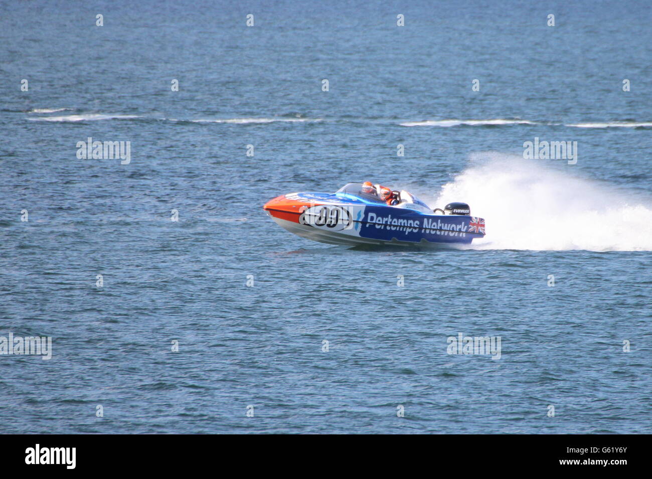 La rete Pertemps Team durante la cerimonia inaugurale Scottish Grand Prix del mare, tenutasi a Greenock sul Firth of Clyde. Foto Stock