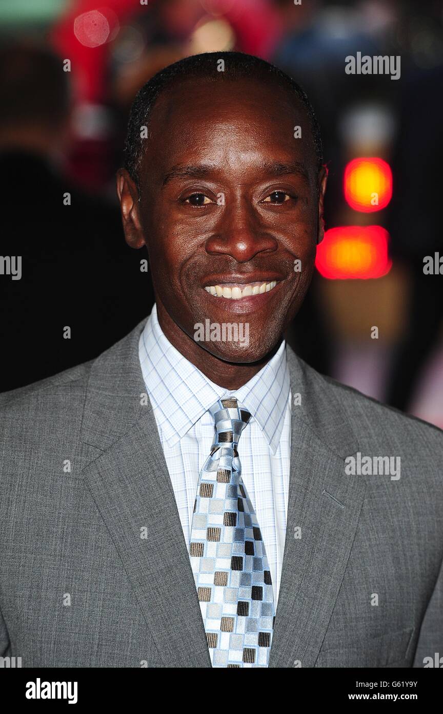 Iron Man 3 Premiere - Londra. Don Cheadle arriva per la prima di Iron Man 3 all'Odeon Leicester Square, Londra. Foto Stock