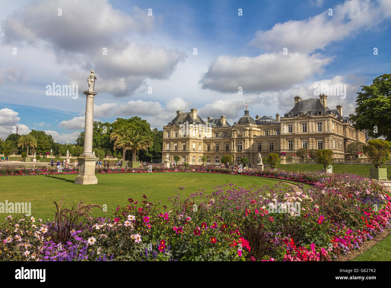 La vista frontale od il Palazzo del Lussemburgo a Parigi Francia Foto Stock