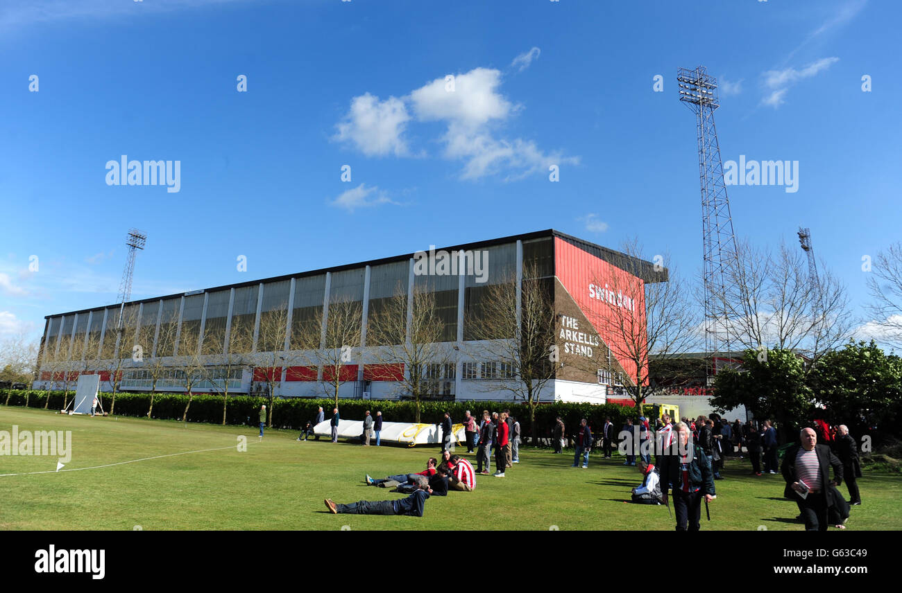 Calcio - Npower Football League One - Gioca - Semifinale - prima tappa - Swindon Town v Brentford - County Ground. Swindon Town County Ground Foto Stock