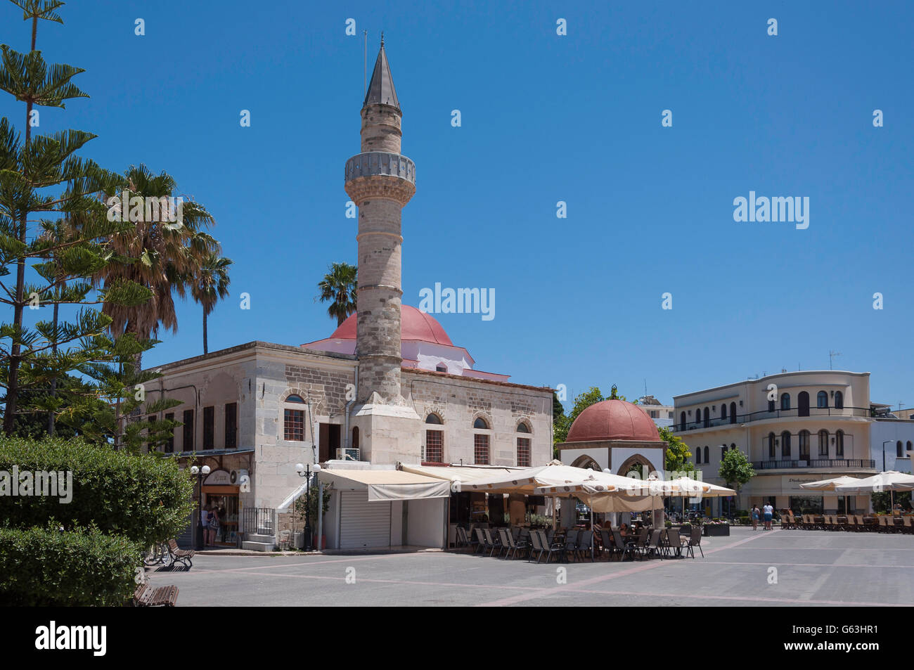 La moschea di Deftedar e Piazza Eleftheria, la città di Kos, Kos (Cos), del Dodecaneso, Egeo Meridionale Regione, Grecia Foto Stock