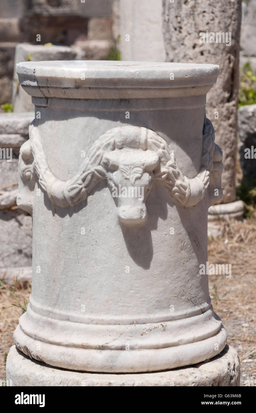 Marmo scolpito zoccolo alla fortezza di Kos, la città di Kos, Kos (Cos), del Dodecaneso, Egeo Meridionale Regione, Grecia Foto Stock