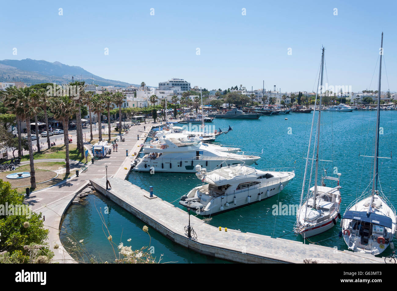 Porto di Kos da bastioni della fortezza di Kos , la città di Kos, Kos (Cos), del Dodecaneso, Egeo Meridionale Regione, Grecia Foto Stock