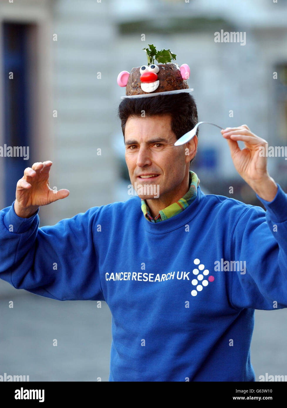 Uri Geller pudding natalizio Foto Stock