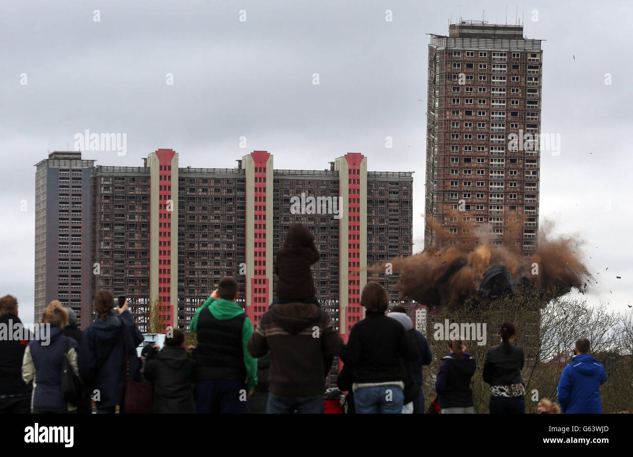 Rosso su strada demolizione Foto Stock