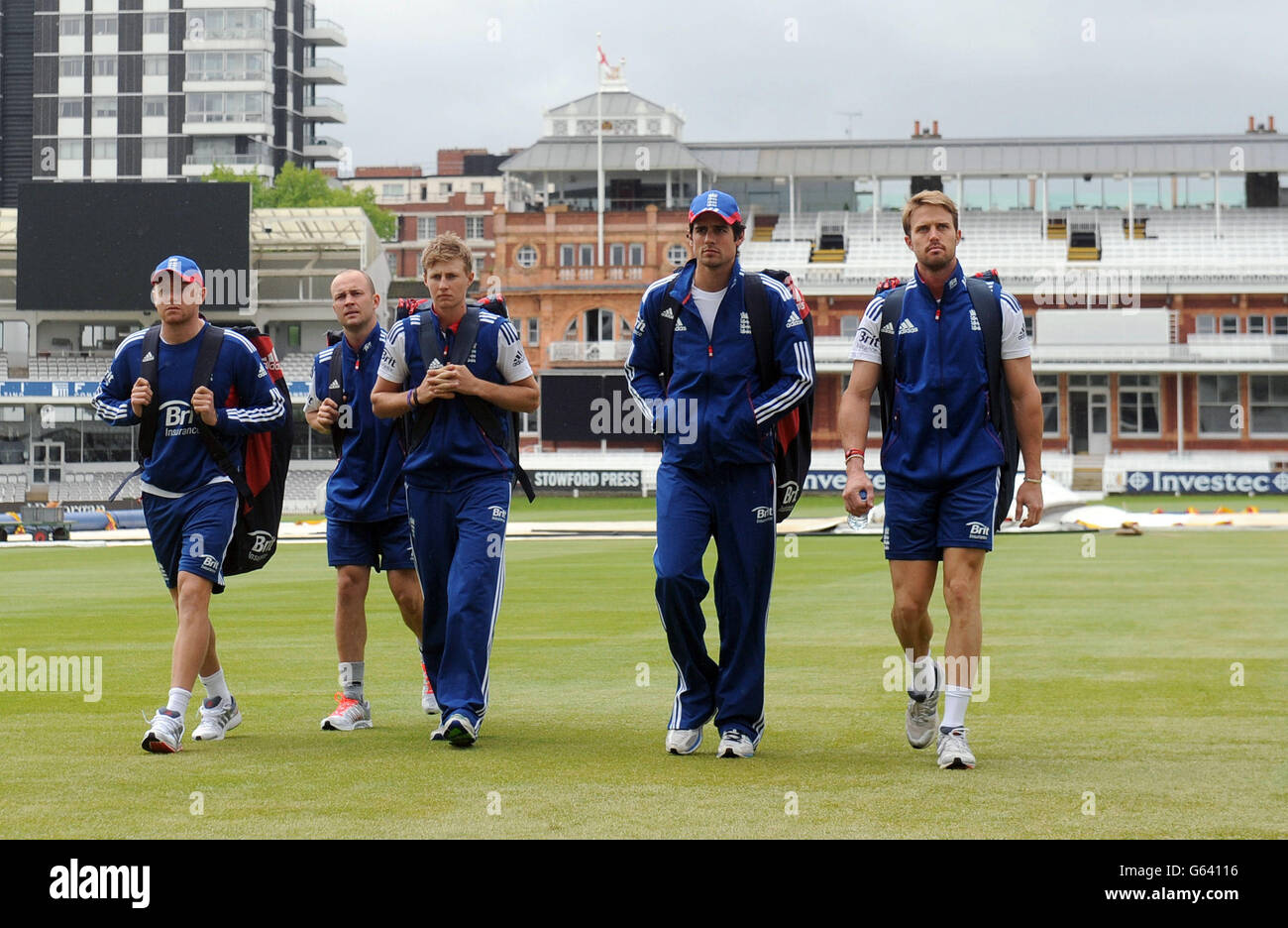 Inghilterra (da sinistra a destra) Johnny Bairstow, Joe Root, Alastair Cook, Jonathan Trott e Nick Compton durante una sessione di reti al Lords Cricket Ground, Londra. PREMERE ASOCATION Photo (Foto DI ASSOCAZIONE). Data immagine: Martedì 14 maggio 2013. Vedi storia della PA CRICKET England. Il credito fotografico dovrebbe essere: Anthony Devlin/PA Wire. Foto Stock