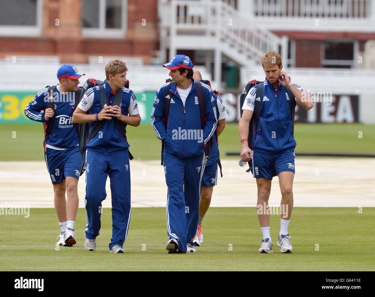 Inghilterra (da sinistra a destra) Johnny Bairstow, Joe Root, Alastair Cook, Jonathan Trott e Nick Compton durante una sessione di reti al Lords Cricket Ground, Londra. PREMERE ASOCATION Photo (Foto DI ASSOCAZIONE). Data immagine: Martedì 14 maggio 2013. Vedi storia della PA CRICKET England. Il credito fotografico dovrebbe essere: Anthony Devlin/PA Wire. Foto Stock