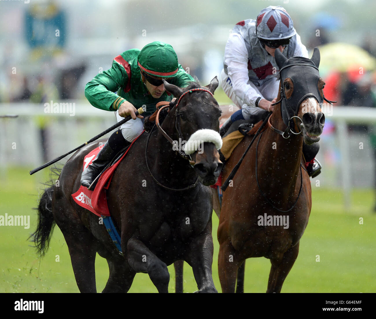 Dalkala e Christophe Lemaire (a sinistra) si aggiudica la Betfred Middleton Stakes durante il Betfred Dante Stakes Day del Dante Festival 2013 all'ippodromo di York. PREMERE ASOCATION Photo (Foto DI ASSOCAZIONE). Data immagine: Giovedì 16 maggio 2013. Guarda la storia della Pennsylvania RACING York. Il credito fotografico dovrebbe essere: John Giles/PA Wire Foto Stock