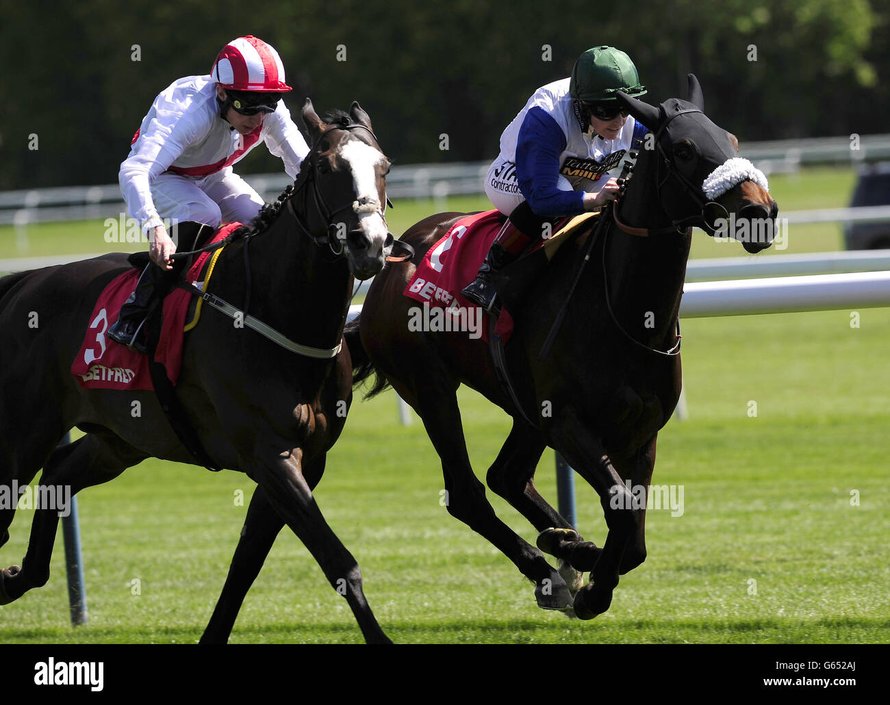Van Percy guidato da Cathy Gannon (a destra) vince il Betfred TV handicap durante Betfred Temple Stakes Day all'Ippodromo di Haydock, Newton-le-Willows. Foto Stock