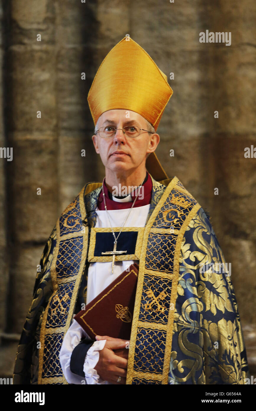 Arcivescovo di Canterbury, Justin Welby partecipa a un servizio presso l'Abbazia di Westminster nel centro di Londra per celebrare il 60° anniversario dell'incoronazione della Regina. Foto Stock