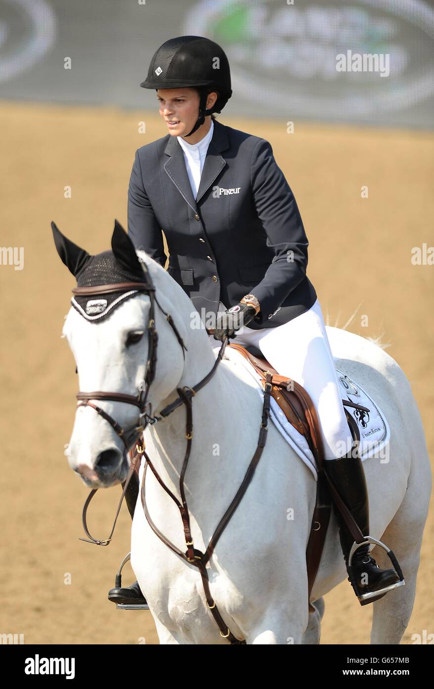 AD Camille Z guidato dall'Athina Onassis de Miranda della Grecia durante il Longines Global Champions Tour al Parco Olimpico di Stratford, Londra. Foto Stock