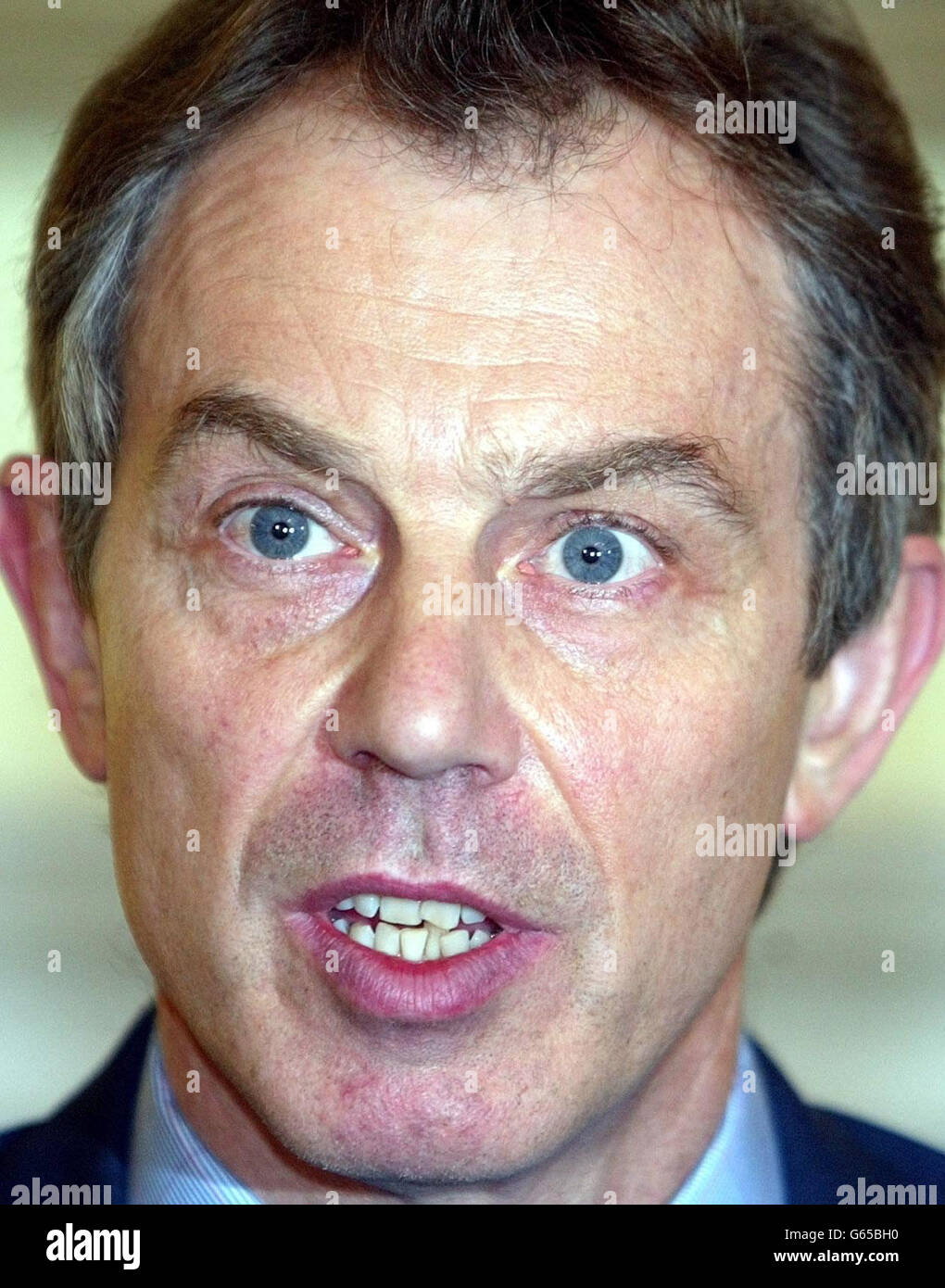 Il primo ministro britannico Tony Blair si rivolge ai media durante una conferenza stampa congiunta tenutasi con il presidente della Siria Bashar al-Assad a Downing St, Londra. Foto Stock