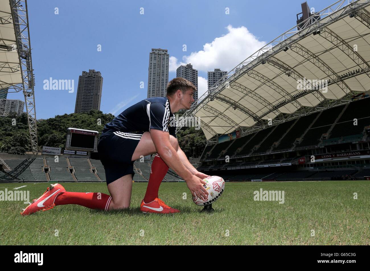 Owen Farrell dei Lions britannici e irlandesi durante una sessione di formazione allo stadio di Hong Kong, Hong Kong. Foto Stock