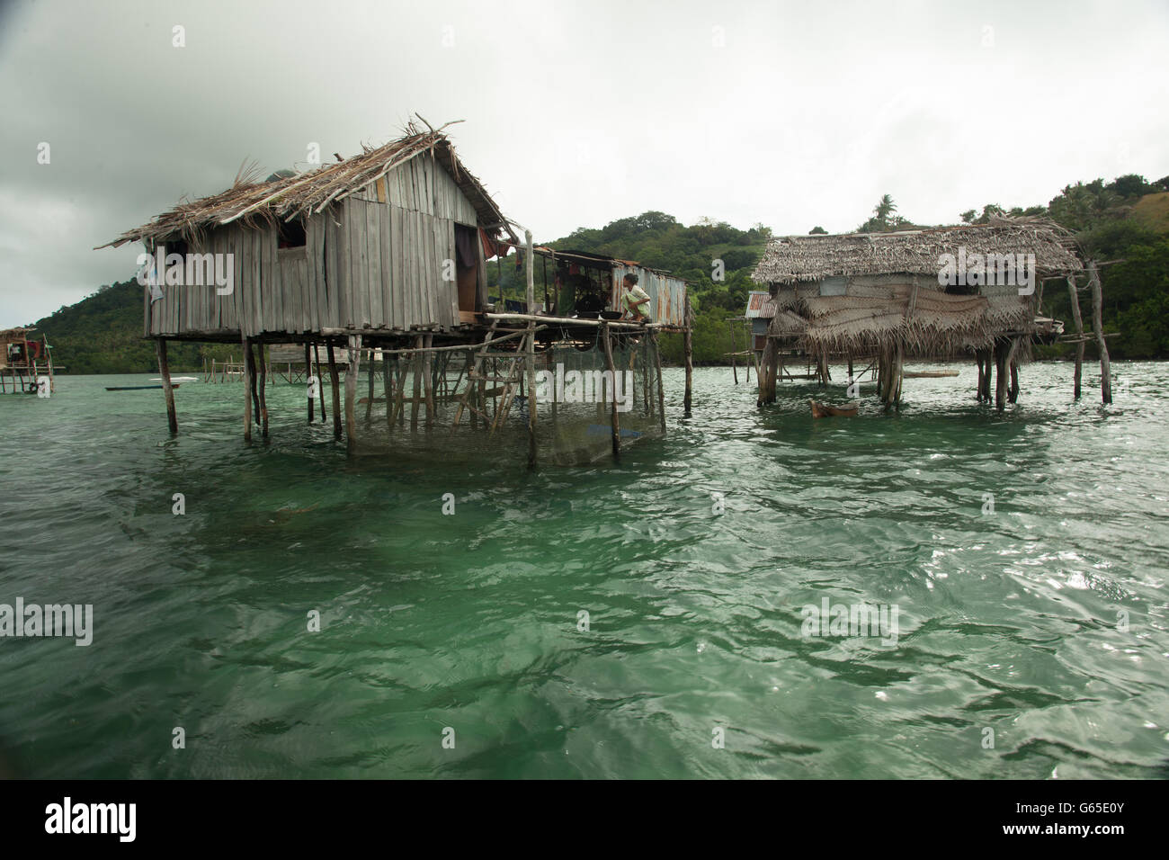 Semporna,Sabah Malaysia - 18 Maggio 2016 : il campo della vita e dell'ambiente del mare comunità zingare che vivono sull'isola Foto Stock