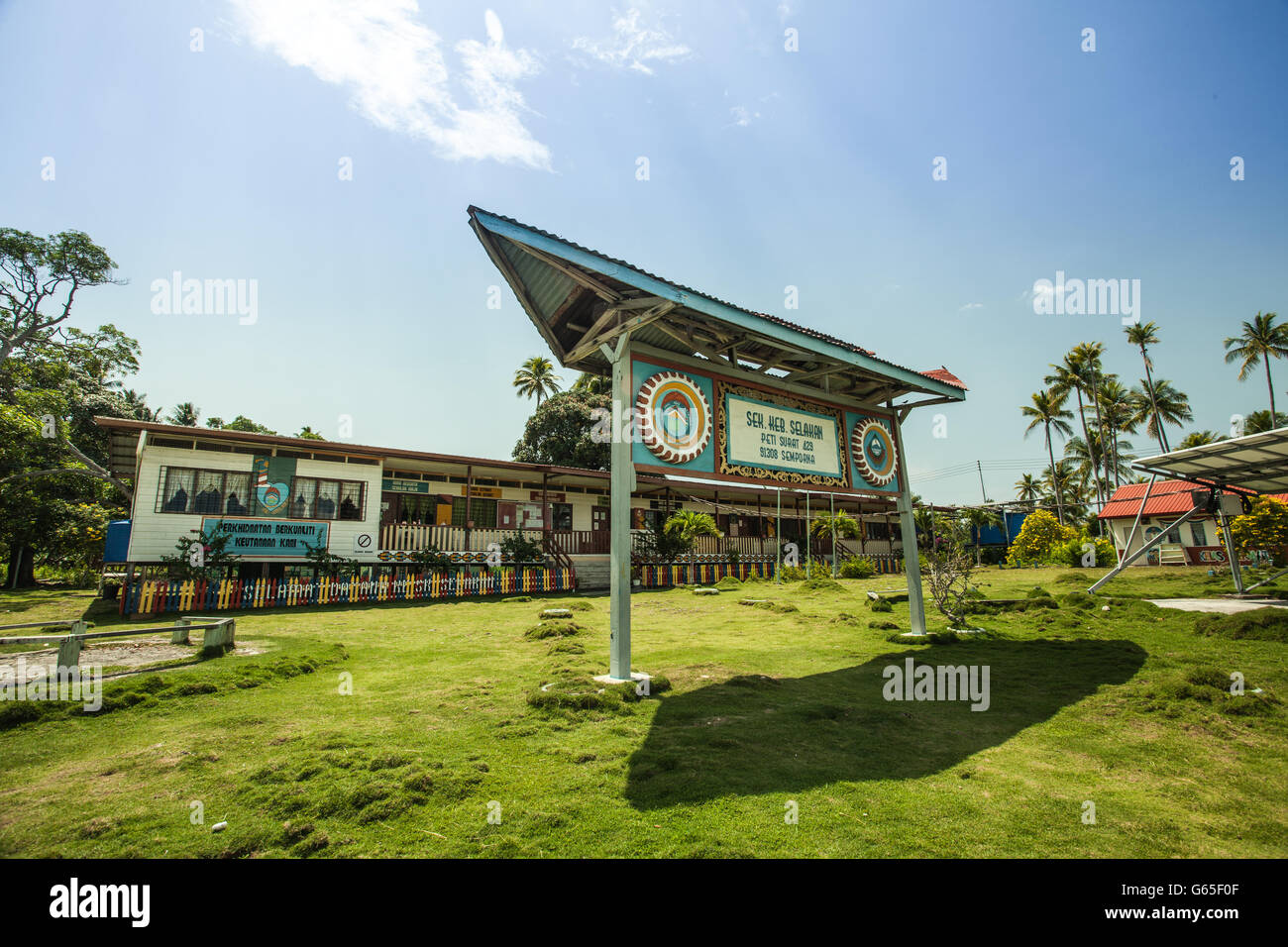 Semporna,Sabah Malaysia - 18 Maggio 2016 : il campo della vita e dell'ambiente del mare comunità zingare che vivono sull'isola Foto Stock