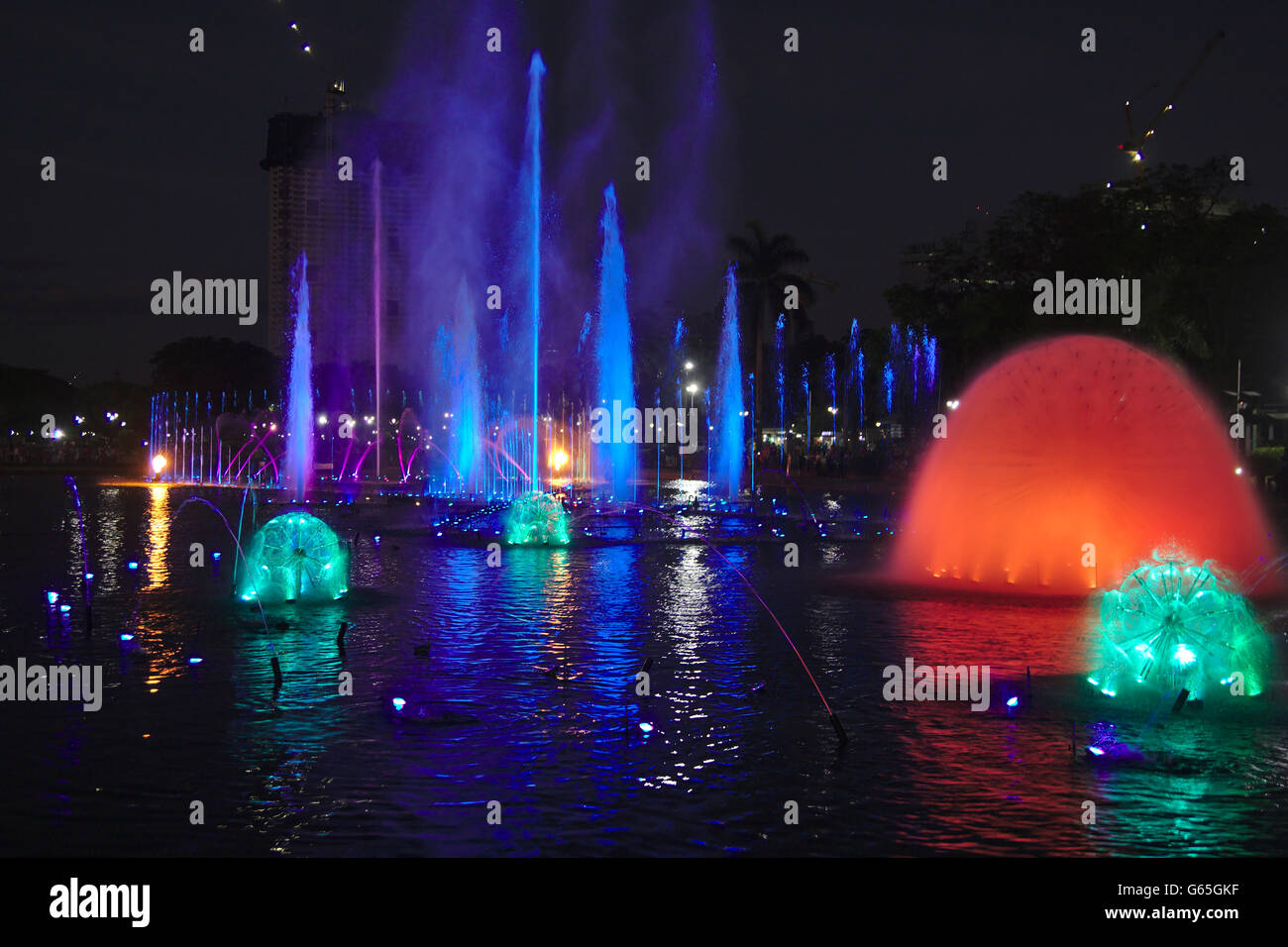 Acqua e luce mostra nel Rizal Park di Manila Foto Stock