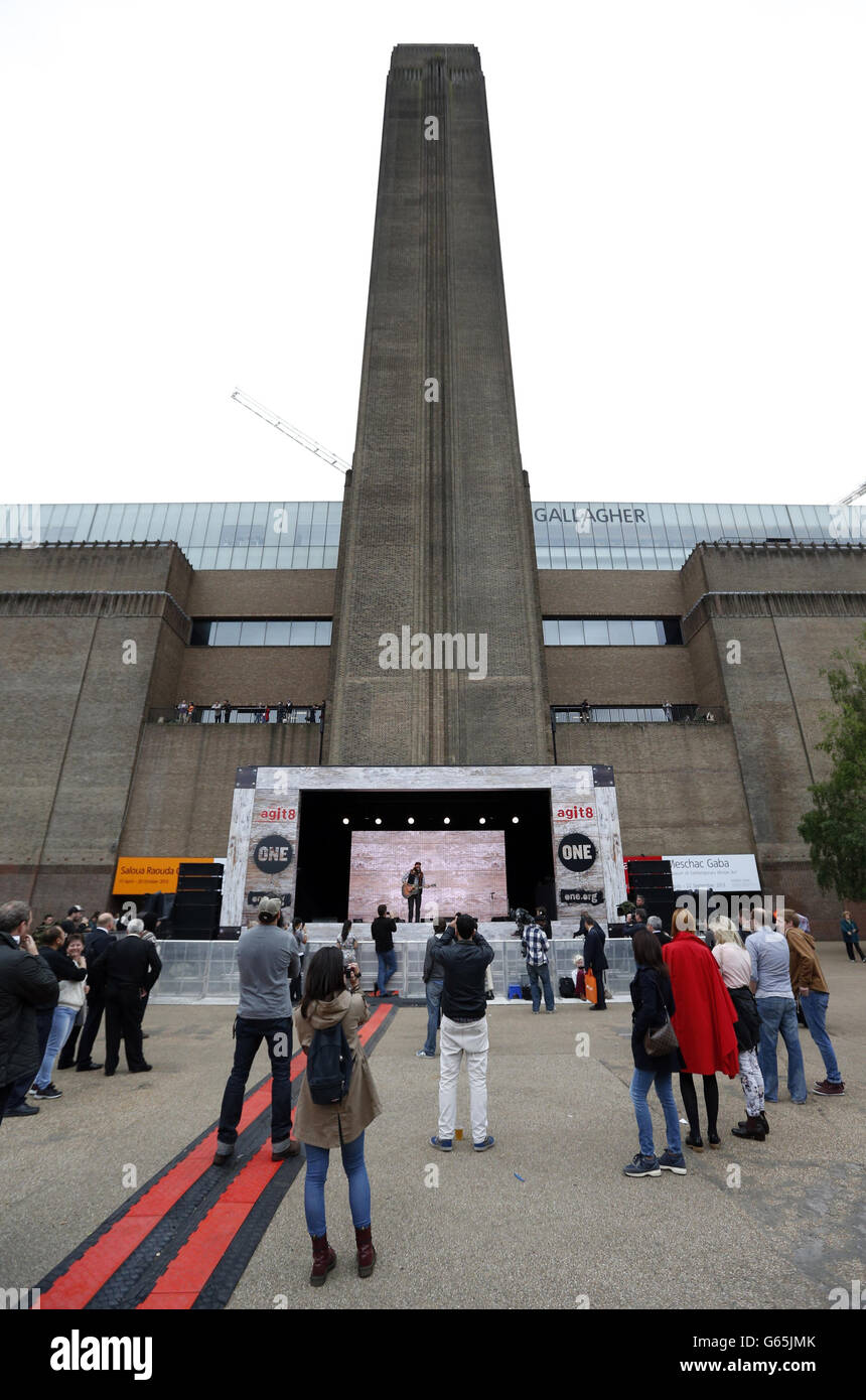 Agit8 in concerto - Londra Foto Stock