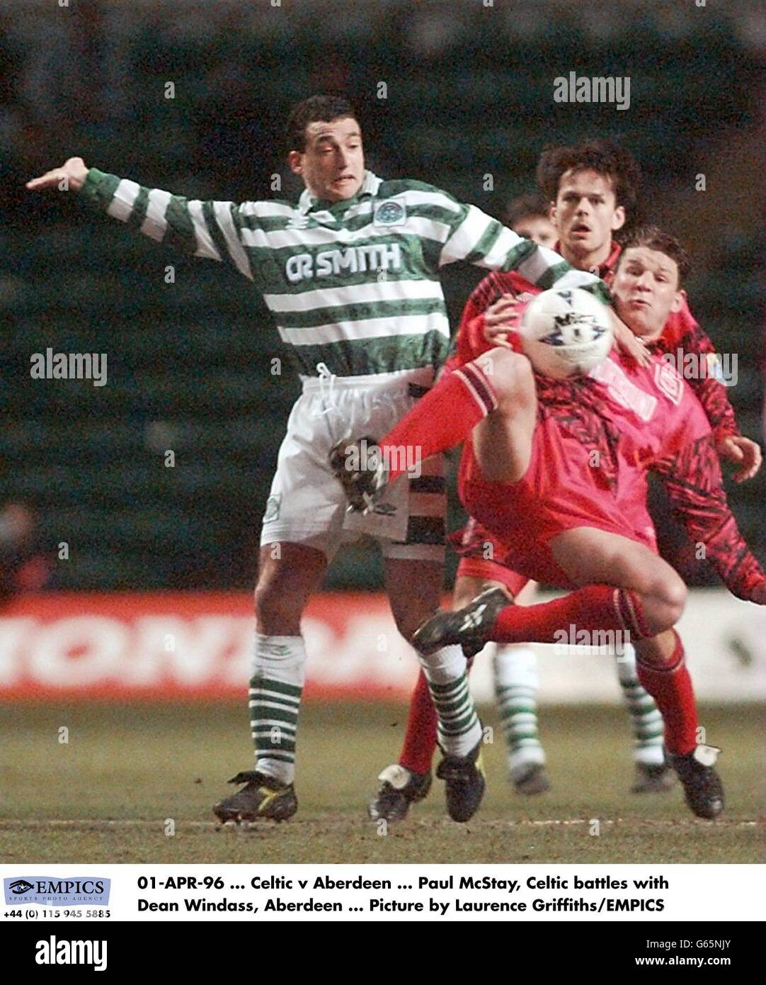 Calcio - Bells Scottish Premiership - Celtic / Aberdeen. Paul McStay, battaglie celtiche con Dean Windass, Aberdeen Foto Stock