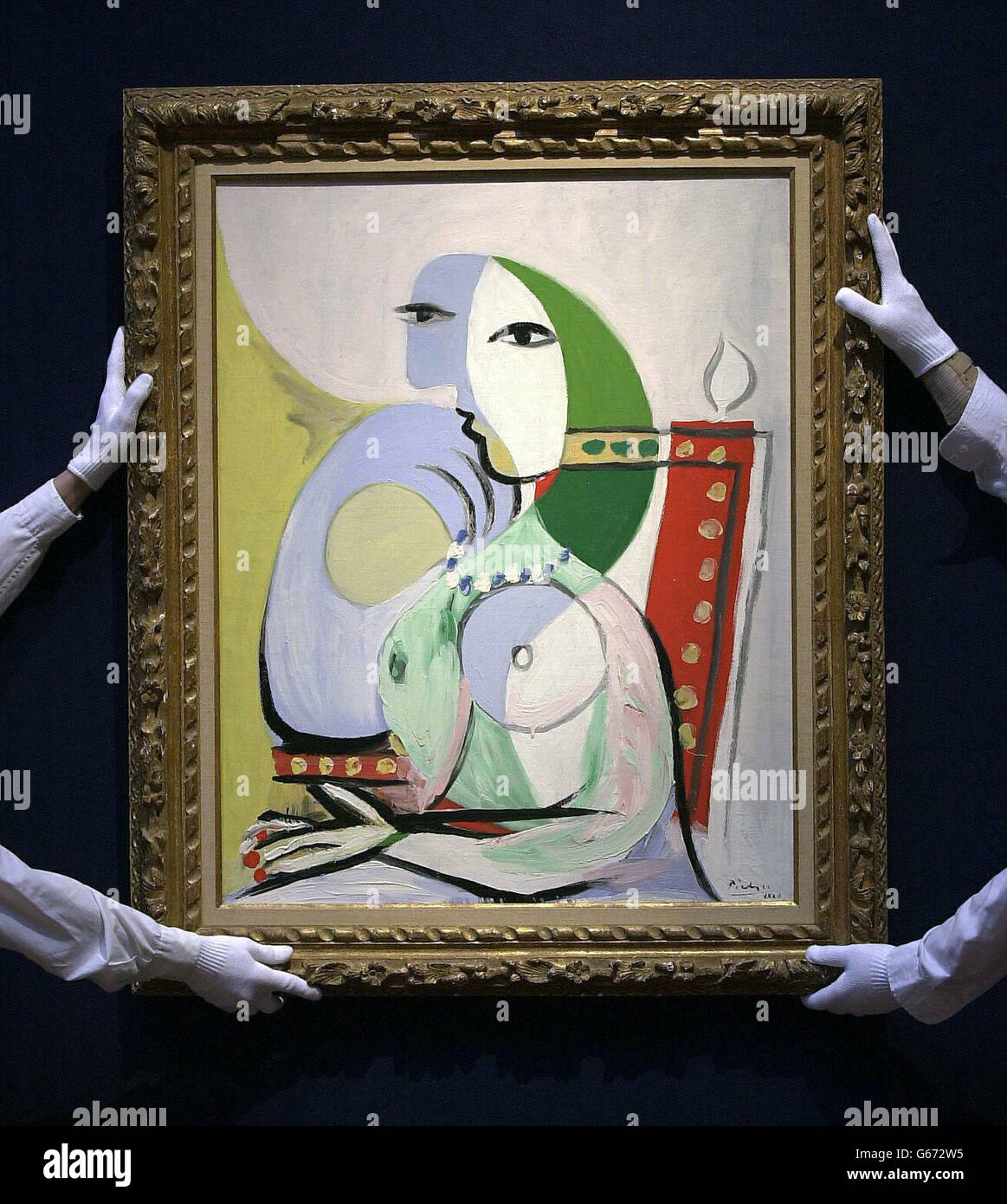 Femme dans un fauteuil di Pablo Picasso appeso a Christie's, Londra. La pittura, che si prevede di vendere per un valore compreso tra 4 e 6 milioni di euro, sarà messa all'asta il 3 febbraio. * fa parte di una collezione di dipinti del valore di oltre 50 milioni di euro, tra cui opere di Cezanne, Dali e Renoir, da vendere all'asta. Foto Stock