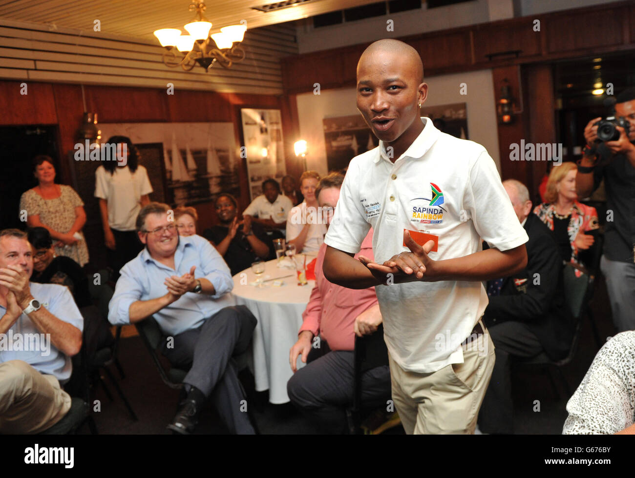 Vela - Clipper Round The World Yacht Race - selezioni di gara - Point Yacht Club Marina - Durban. I giovani sudafricani hanno scelto di far parte delle tappe della gara mondiale di yacht Clipper Round presso il Point Yacht Club di Durban, Sudafrica Foto Stock