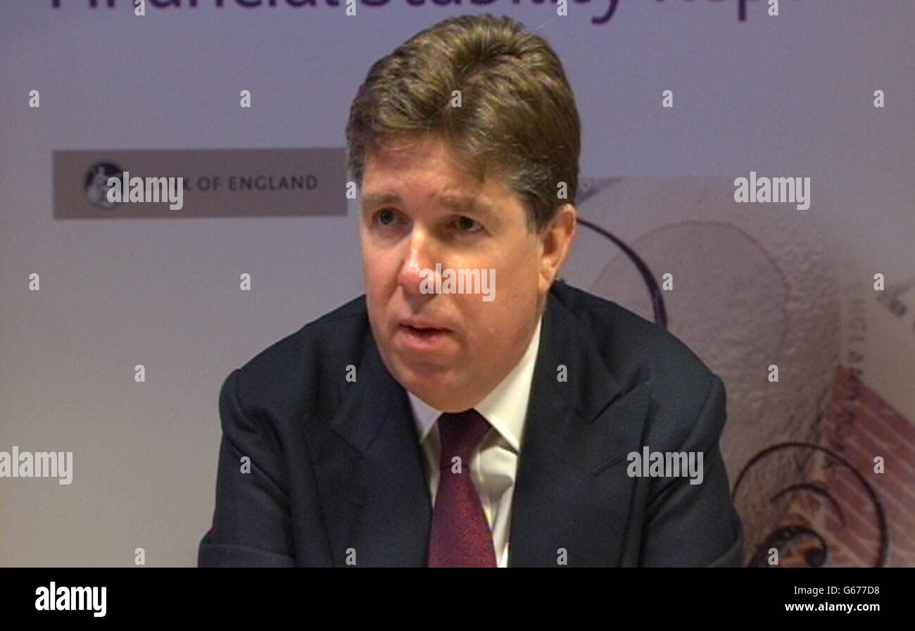 Paul Tucker, Vice Governatore della Banca d'Inghilterra, responsabile della stabilità finanziaria in una conferenza stampa per il suo rapporto trimestrale sulla stabilità finanziaria alla Banca d'Inghilterra a Londra. Foto Stock