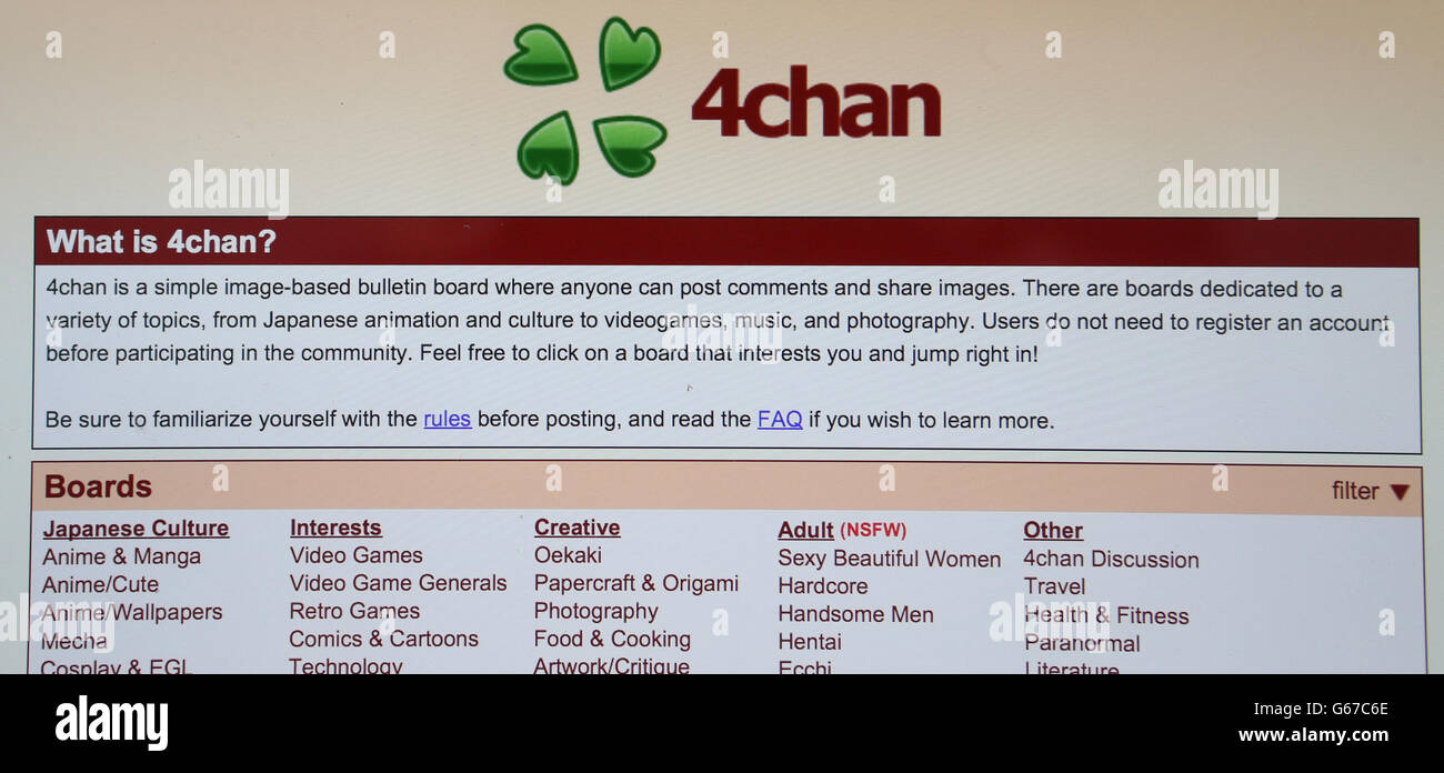 Uno screenshot del 4Chan.org message board in cui le persone possono postare immagini anonime che è il luogo in cui il gruppo hacker anonimo è stato formato e scegliere il loro nome. Foto Stock